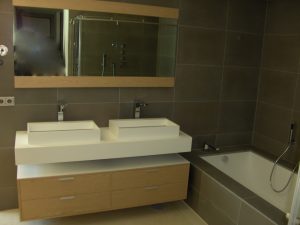 Bano En Cuarcita Titanio (2)