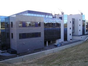 Edificio Oficinas Con Fachada Ventilada En Granito 5