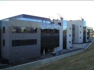 Edificio Oficinas Con Fachada Ventilada En Granito 7