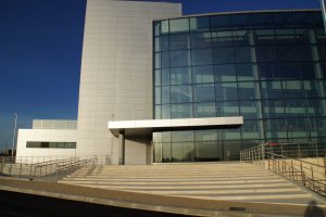 Escalinata Exterior En Travertino