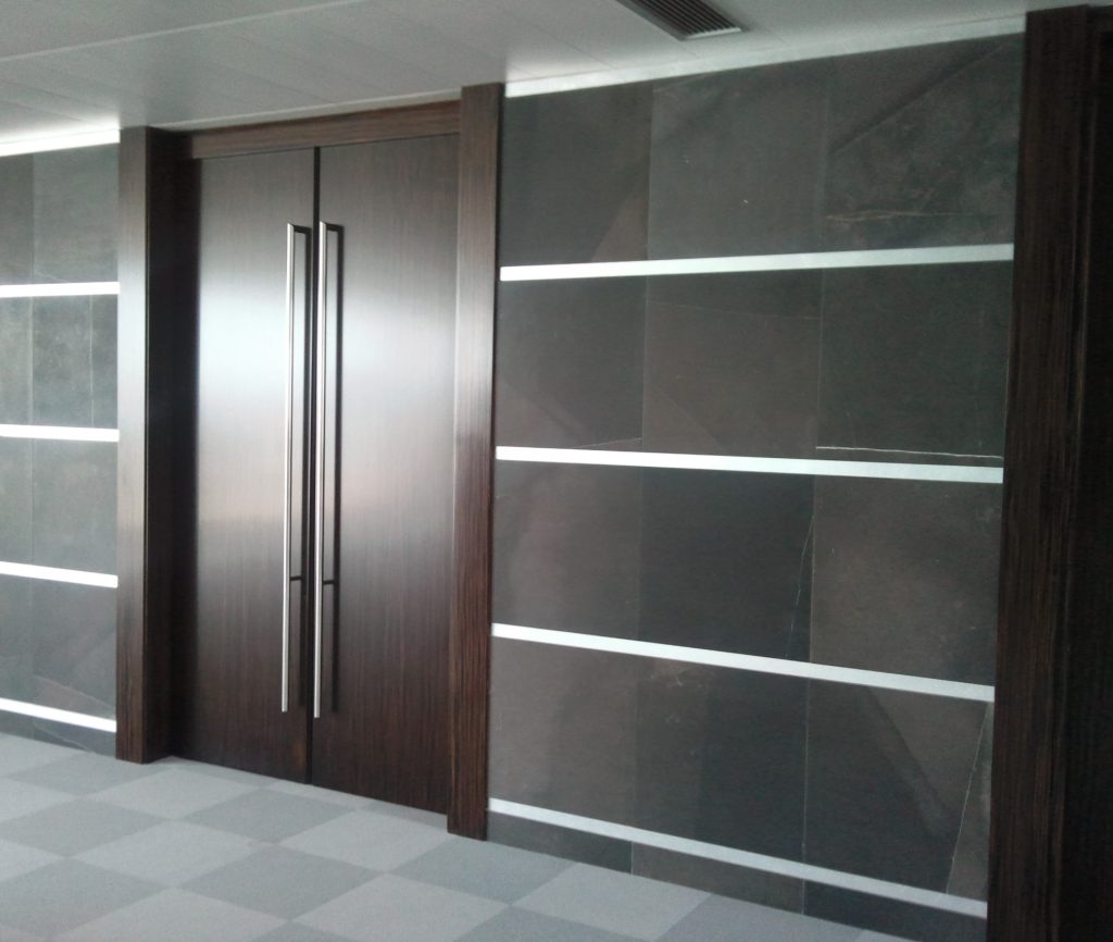 Interiores En Negro Ebano