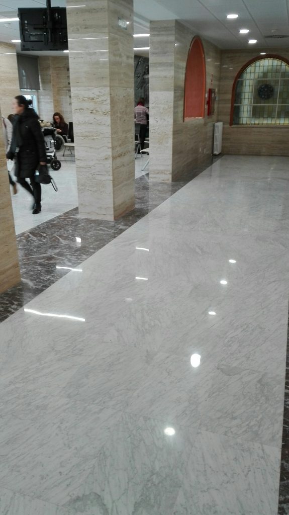 Travertino, Blanco Italiano Y Rojo Baztan